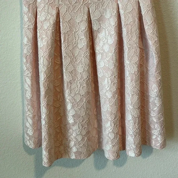 Vince Camuto pink bonded lace fit in flair summer dress. Size 4. - Picture 4 of 6